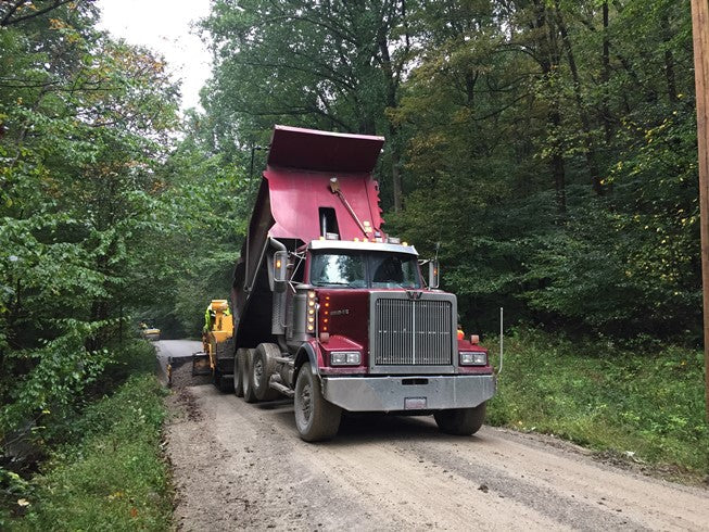 We provide aggregate hauling services in all the states. Our network of trucking partners gives us the capability to fully respond to your needs. We utilize all types of dump trucks to fulfill all ranges of work: